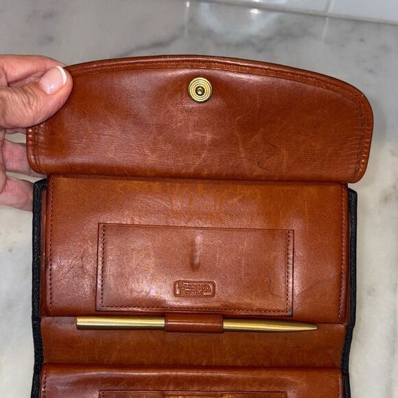 Dooney & Bourke Vintage Pebbled Leather Full Sized Wallet with Checkbook Holder - Picture 14 of 16